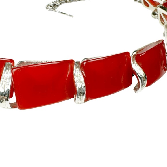 Red Thermoset Lucite and Silver Tone Linked Choker Necklace - Picture 11 of 12